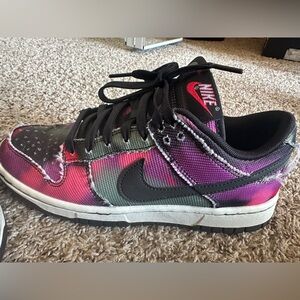 Dunk Low Graffiti Pink